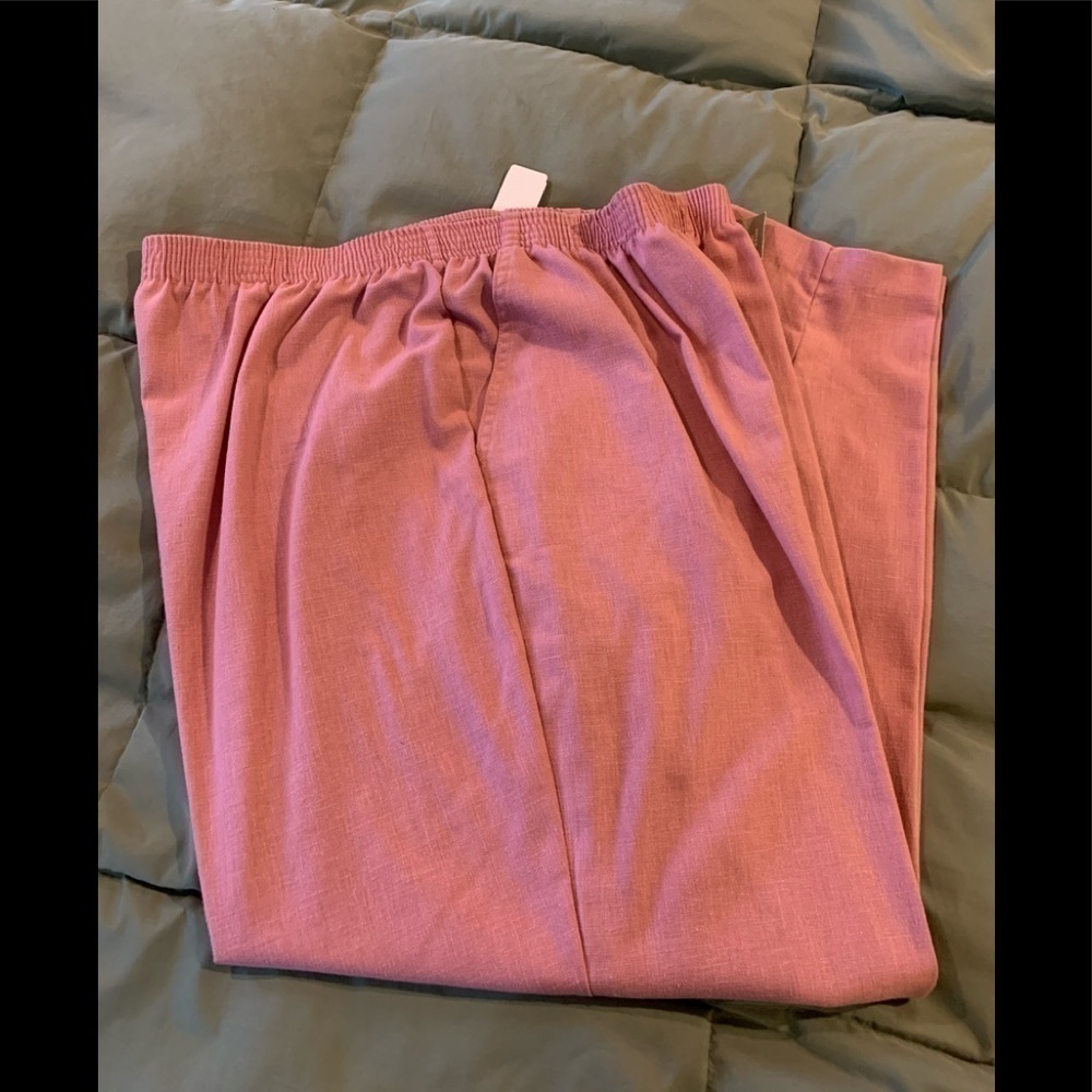 NWT Womens Pink Pant size 24W from Kohls.​​​​​​​​​​​​​​​​​​
